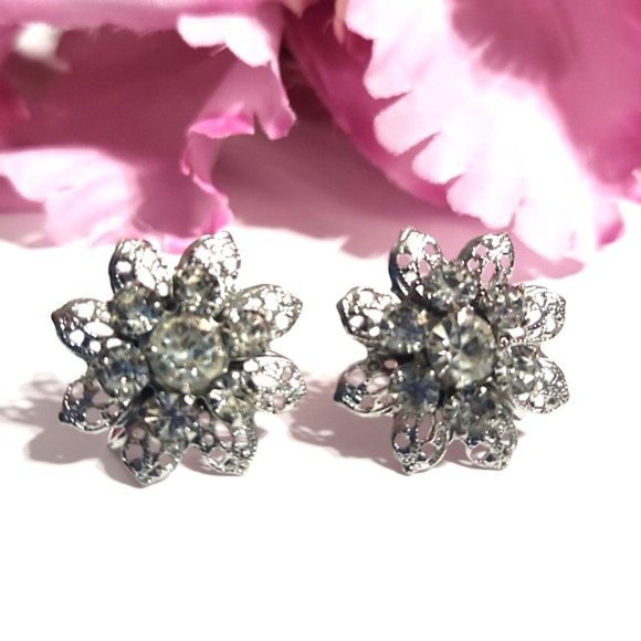 Vintage Crystal Cluster Silver Floral Twist Back Earrings - Picture 4 of 6